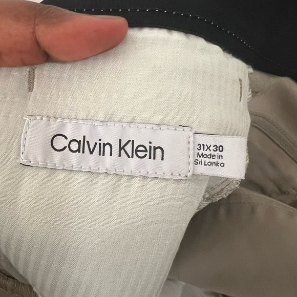 Men’s Calvin Klein Pants - Picture 2 of 5